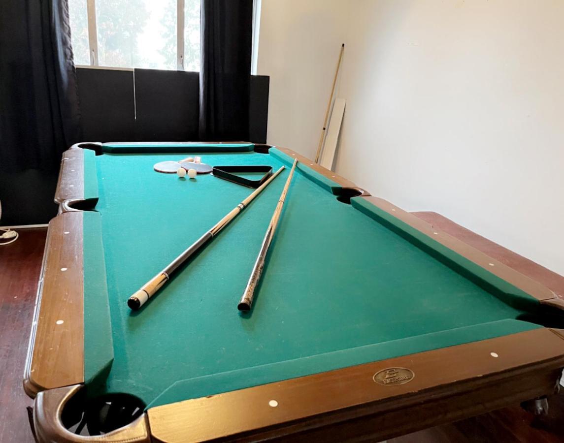 הוילה Vintage - 3 Bed House - North Surrey - Ping-Pong And Pool Table - Tv Cable מראה חיצוני תמונה