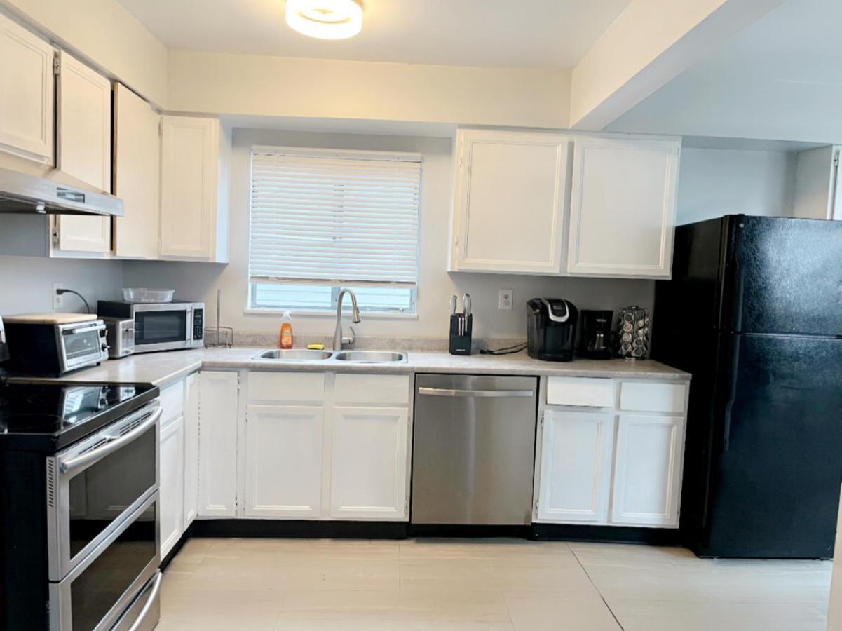הוילה Vintage - 3 Bed House - North Surrey - Ping-Pong And Pool Table - Tv Cable מראה חיצוני תמונה